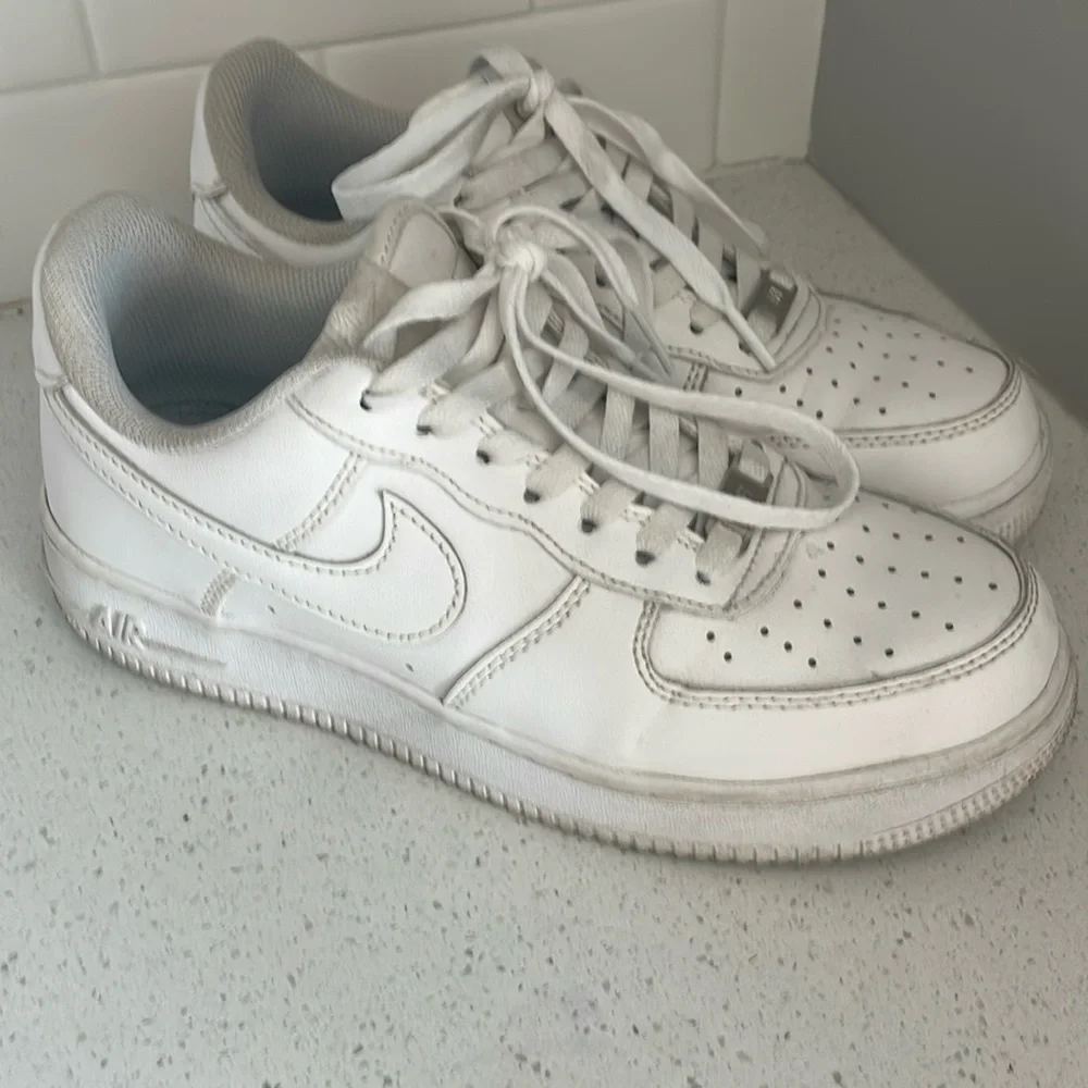 Size 8 white Nike Air Force ones low top